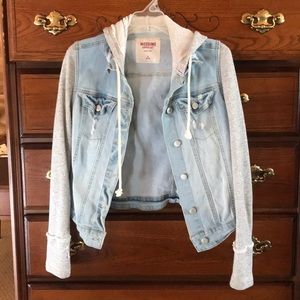 Missimo supply sweatshirt, Jean jacket.